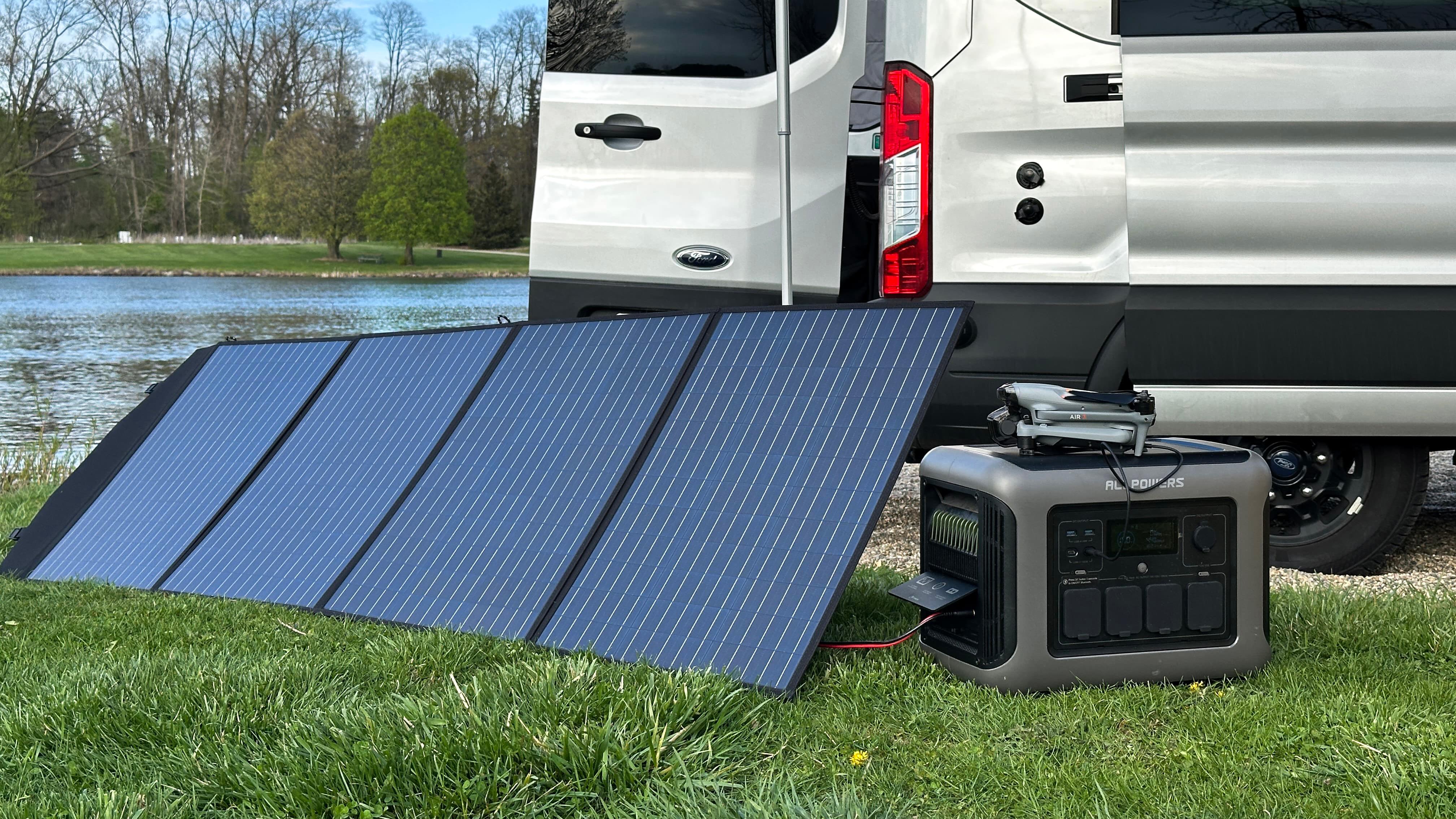 Est-ce que les panneaux solaires fonctionnent quand il y a des nuages ?